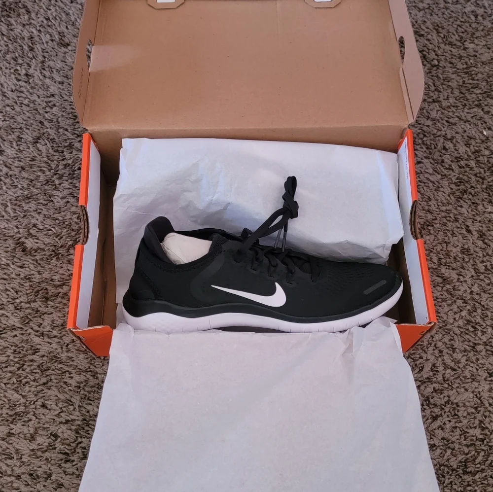 Nike - Picture 1 of 5